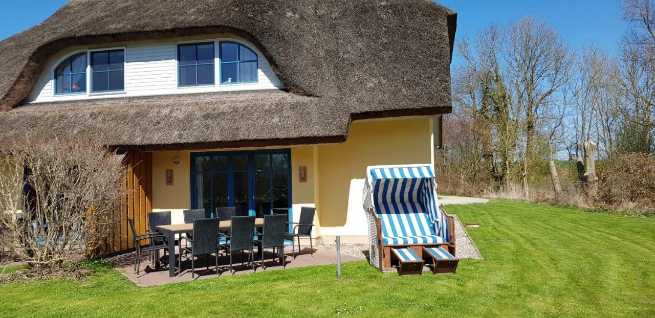 Reetdachhaus Eibe 2, Kaminofen, Sauna, 8 Personen, W-Lan Puddemin Exterior photo